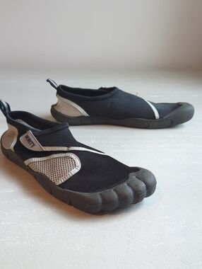 Men's Barefoot Water Shoes Black size 12